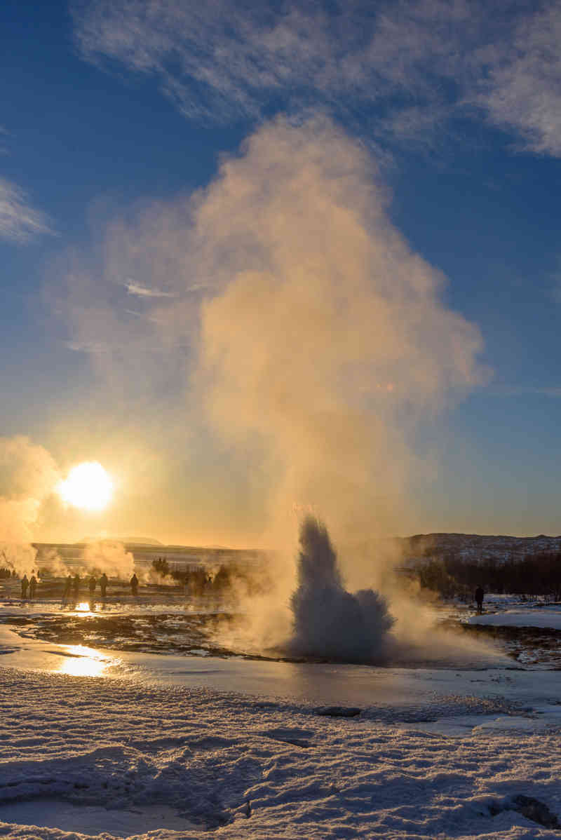 Islandia 053 - Geysir - geysir Strokkur.jpg